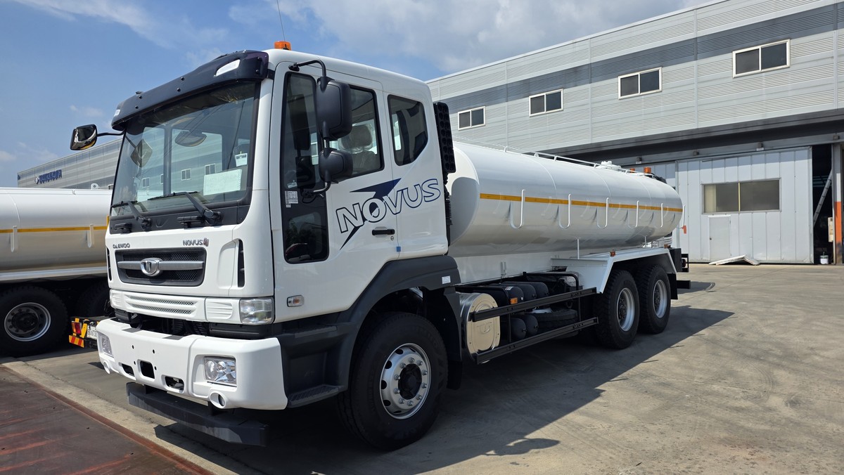 Ассенизаторская машина Daewoo Novus 6x4, 15 м³