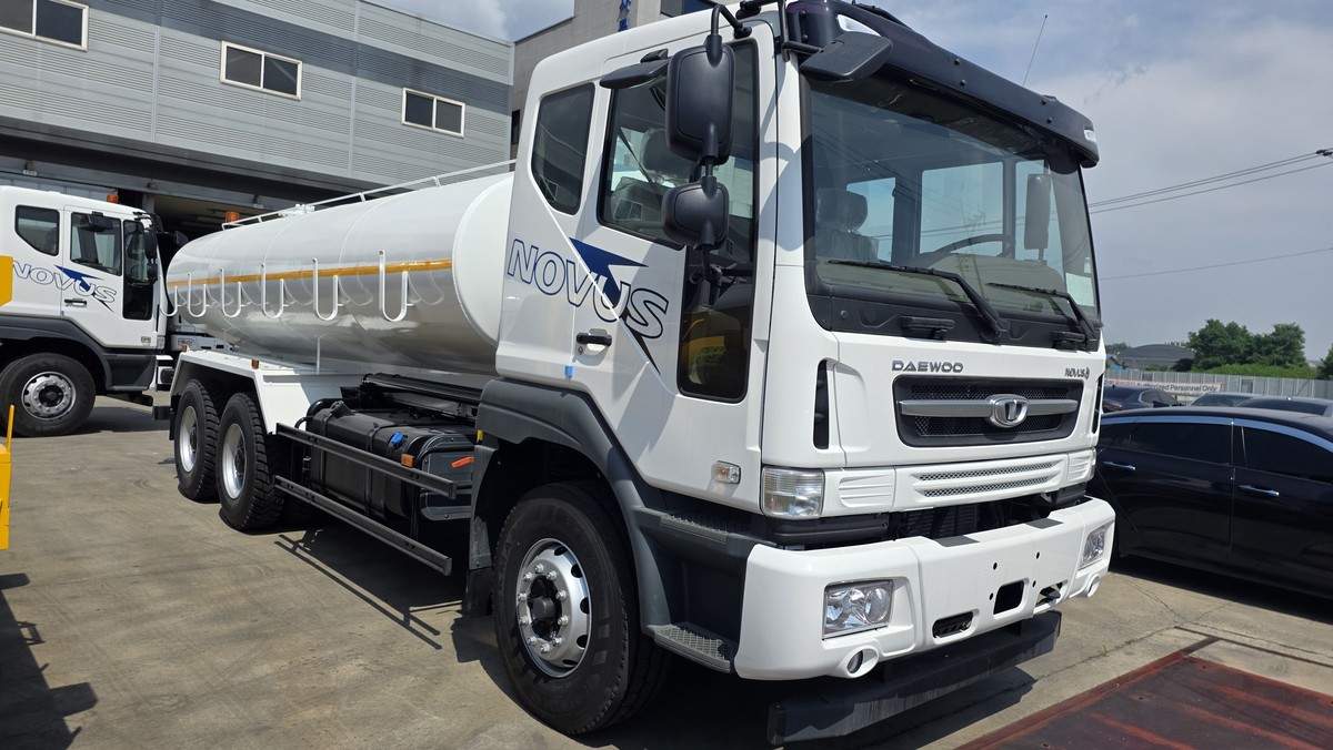 Ассенизаторская машина Daewoo Novus 6x4, 15 м³