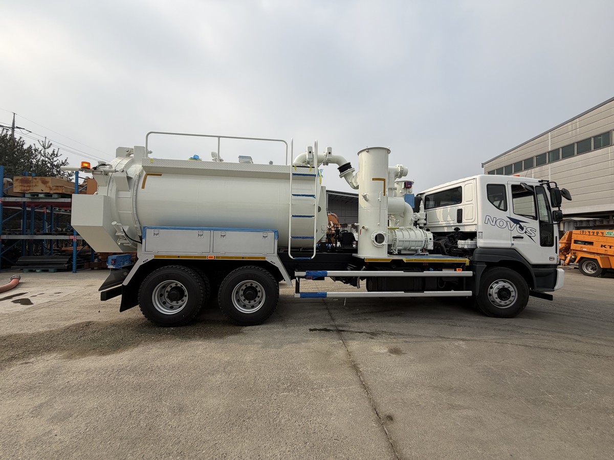 Илососная машина Daewoo Novus 6x4, 10 м³